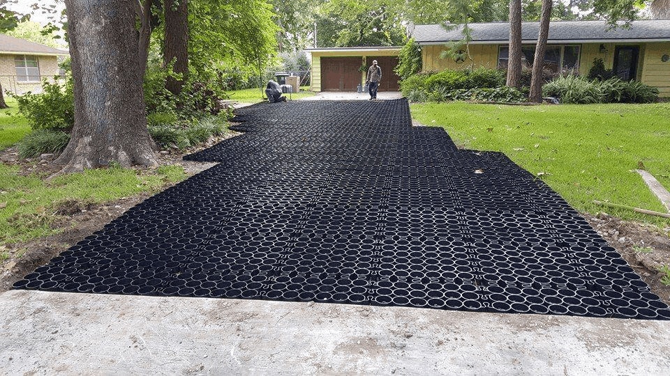 Driveway Water Control: Eco-Friendly Solution to Driveway Drainage Problems - TRUEGRID Pavers