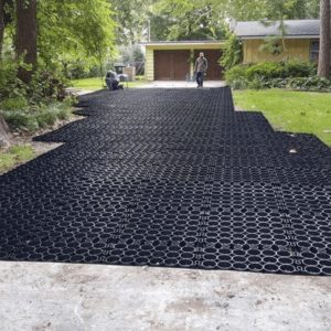 Geogrid Driveway vs Traditional Pavers: Pros and Cons